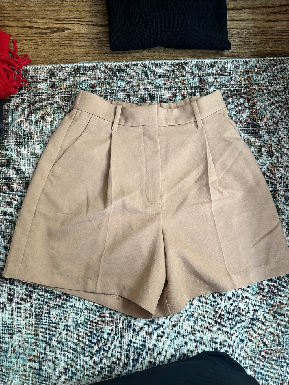 Abercrombie & Fitch High-Waist Pleated Shorts in Beige